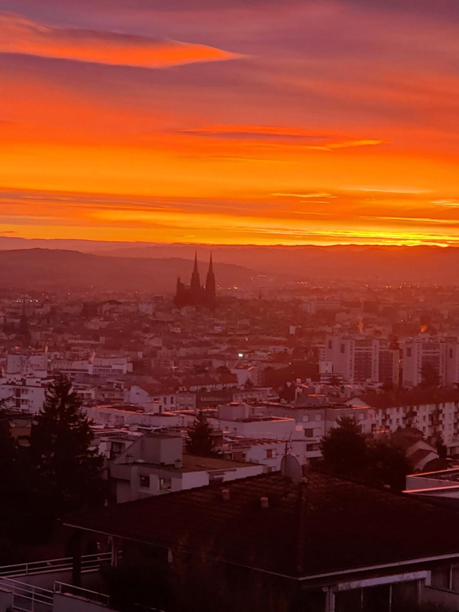 Entre Ville Et Nature - Les Hauts De Clermont Avec Garage Gratuit Exterior photo