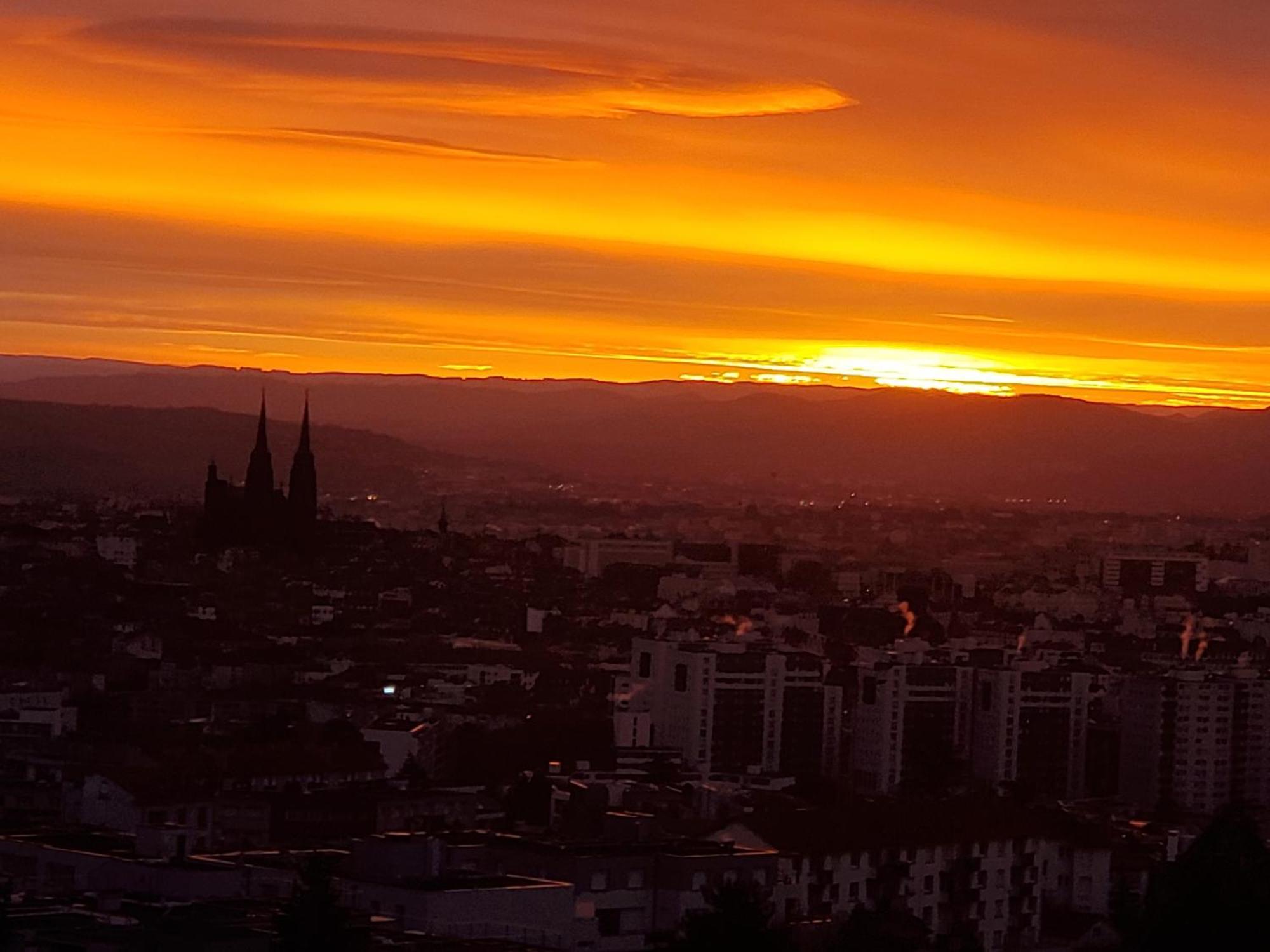Entre Ville Et Nature - Les Hauts De Clermont Avec Garage Gratuit Exterior photo